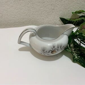 Kent China Silver Pine  liknew Creamer Vintage B2